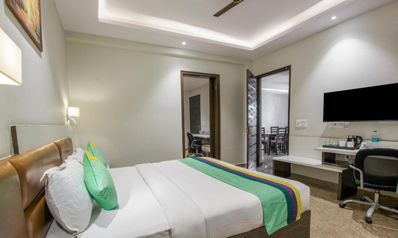 Hotel Treebo Swastika Premium Noida Zewnętrze zdjęcie